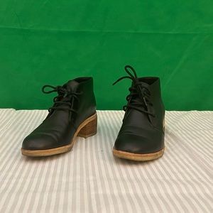 Clarks ankle boots size 5.5 US Women’s